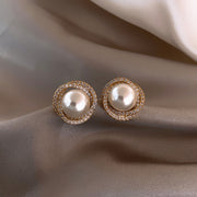 Cercei eleganti cu perle si zirconiu create in laborator